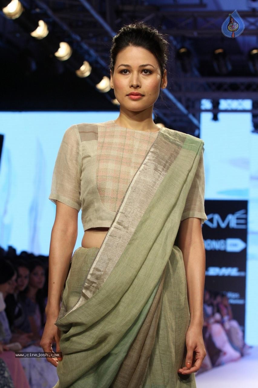 Bolly Celebs at Day 3 LFW Summer Resort 2015 - 88 / 115 photos