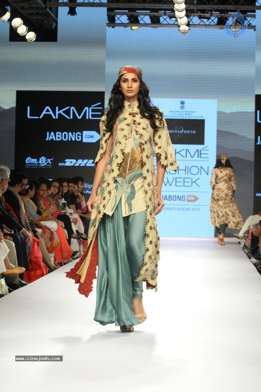 Bolly Celebs at Day 3 LFW Summer Resort 2015 - 94 / 115 photos