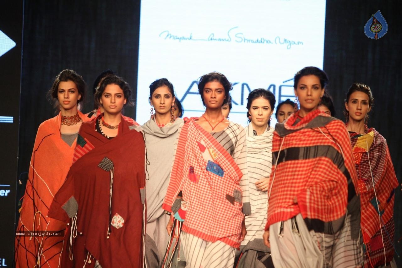 Bolly Celebs at Day 3 LFW Summer Resort 2015 - 102 / 115 photos