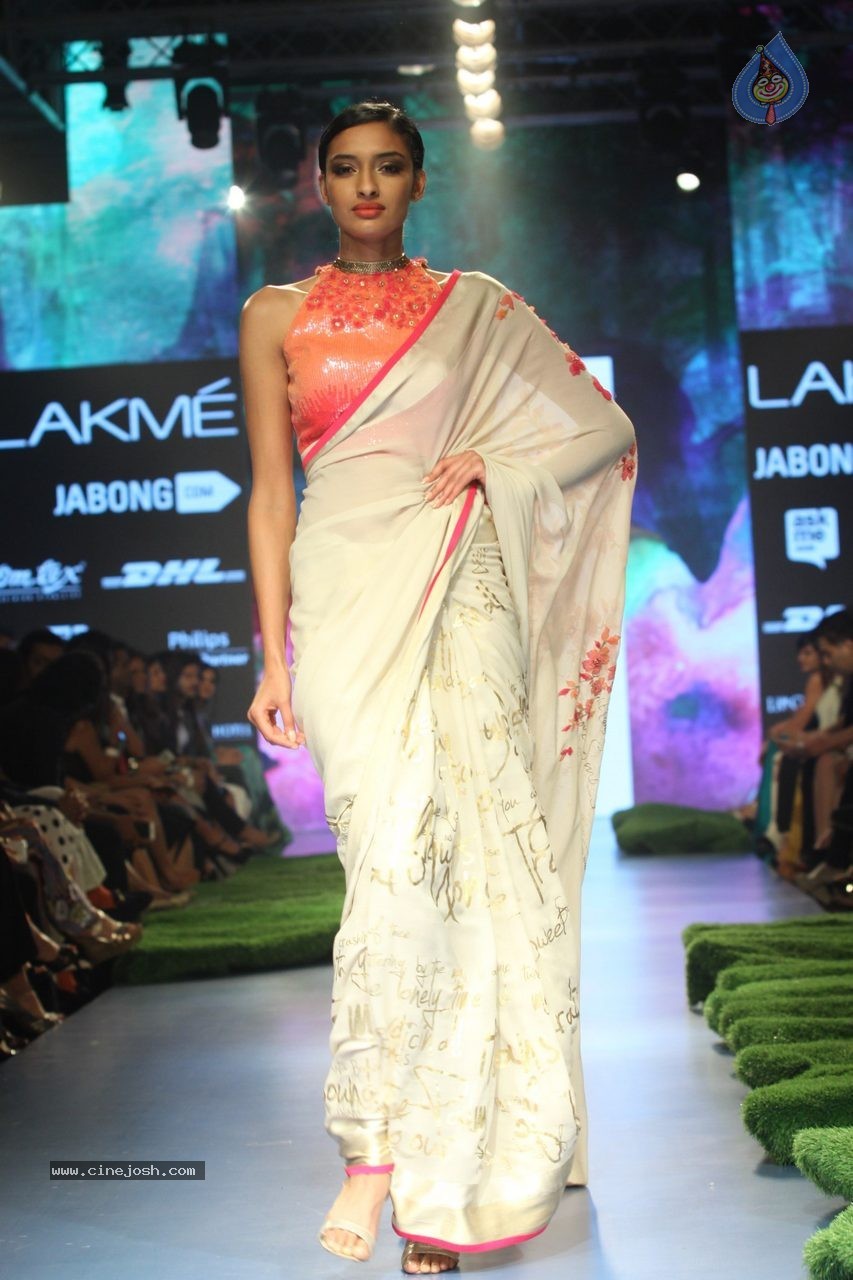 Bolly Celebs at Day 4 LFW Summer Resort 2015 - 36 / 72 photos