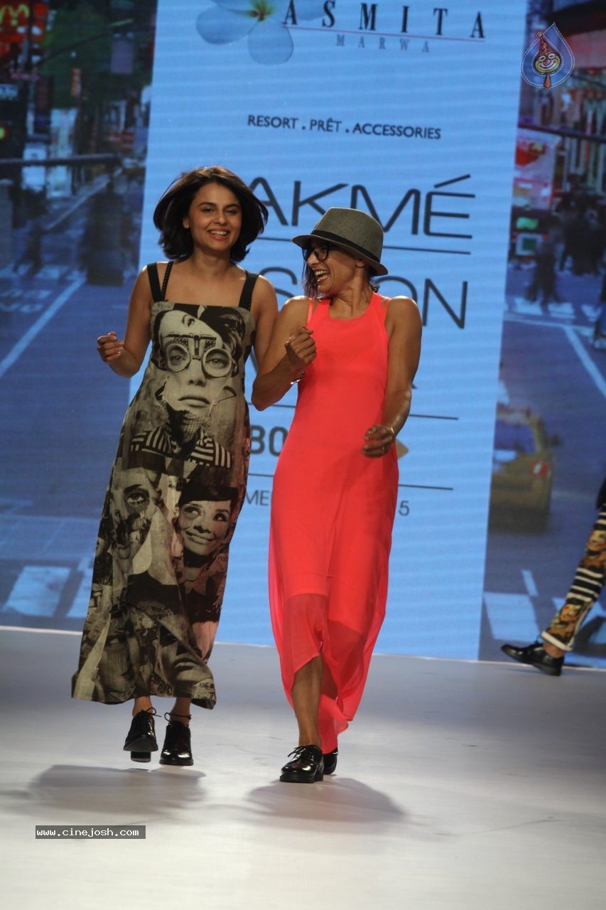 Bolly Celebs at Day 4 LFW Summer Resort 2015 - 46 / 72 photos