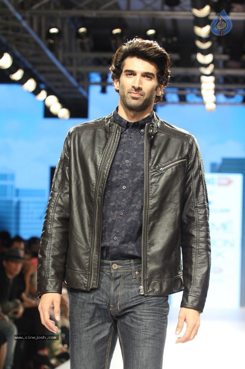 Bolly Celebs at Day 4 LFW Summer Resort 2015 - 53 / 72 photos