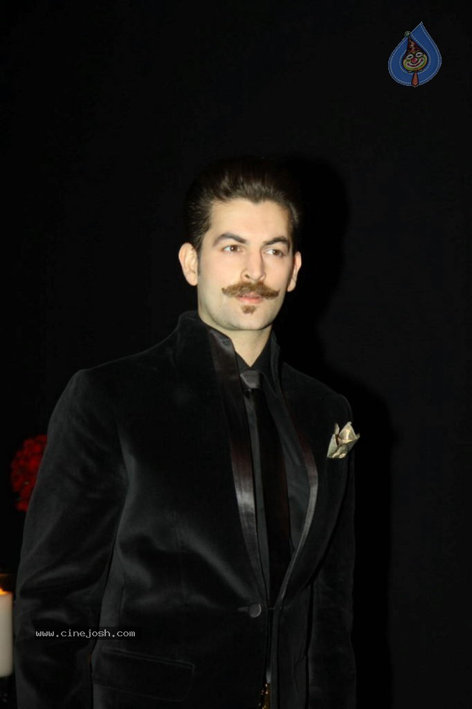 Bolly Celebs at Deepika Padukone Black n Gold Party - 29 / 49 photos