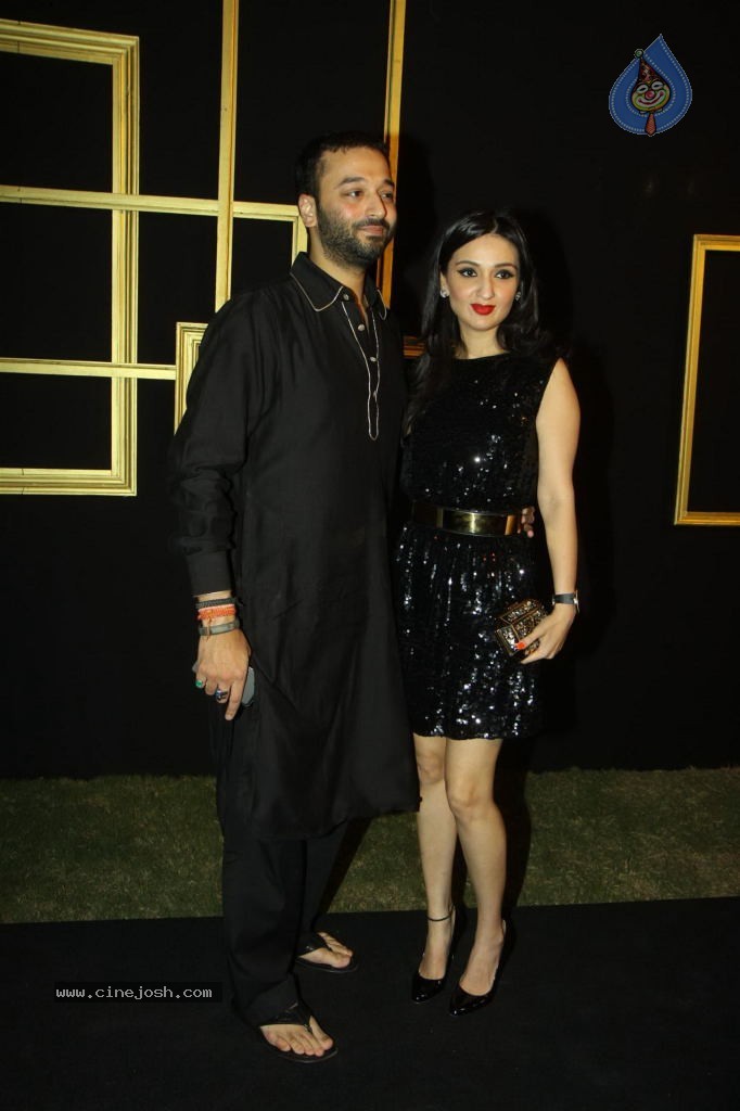 Bolly Celebs at Deepika Padukone Black n Gold Party - 43 / 49 photos