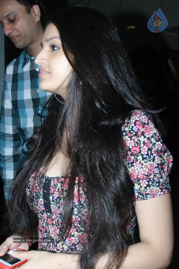 Bolly Celebs at Desi Boyz Movie Premiere Show - 3 / 50 photos