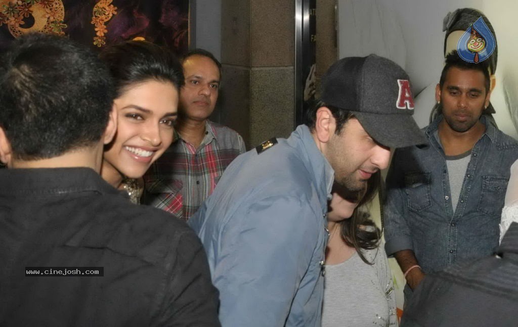 Bolly Celebs at Desi Boyz Movie Premiere Show - 5 / 50 photos