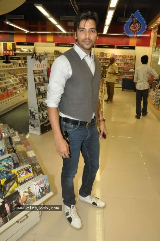 Bolly Celebs at Deswa Movie Music Launch - 25 / 52 photos