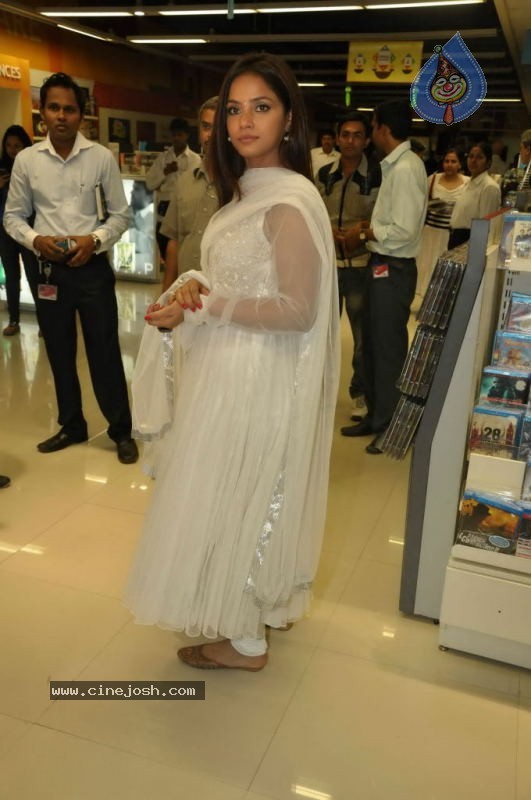 Bolly Celebs at Deswa Movie Music Launch - 38 / 52 photos