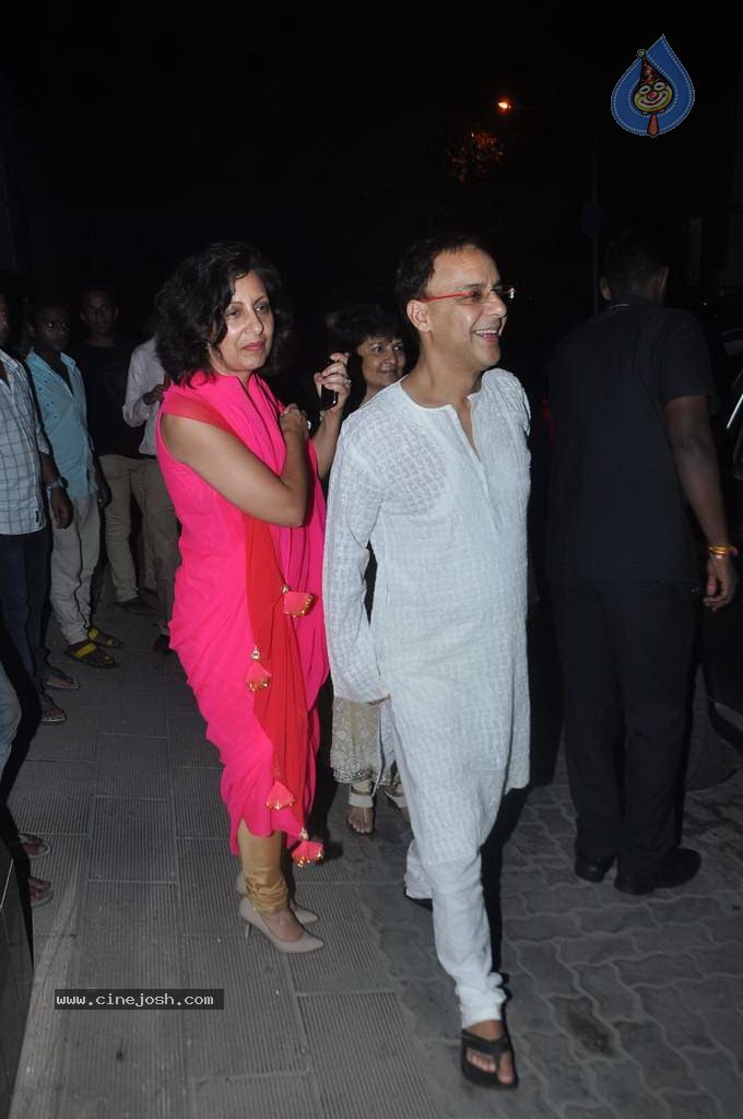 Bolly Celebs at Diwali Celebrations  - 35 / 152 photos