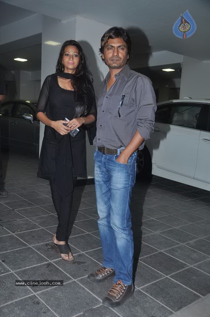 Bolly Celebs at Diwali Celebrations  - 40 / 152 photos