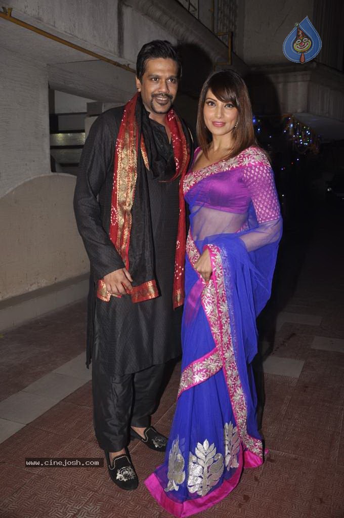 Bolly Celebs at Diwali Celebrations  - 62 / 152 photos