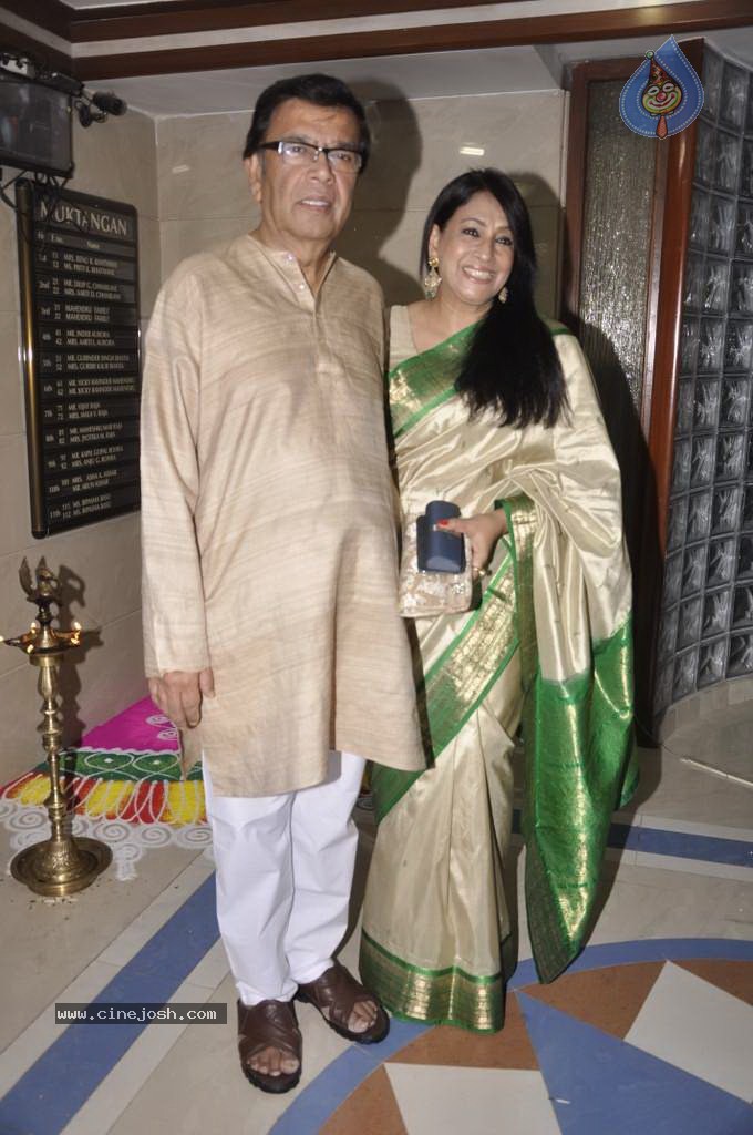 Bolly Celebs at Diwali Celebrations  - 84 / 152 photos