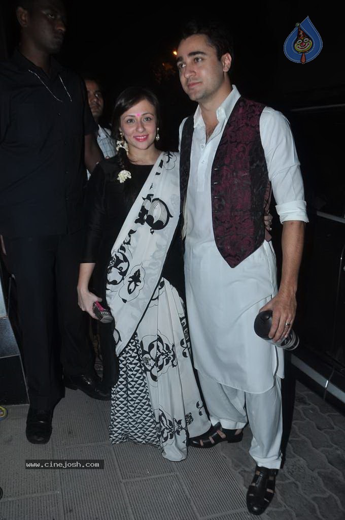 Bolly Celebs at Diwali Celebrations  - 85 / 152 photos