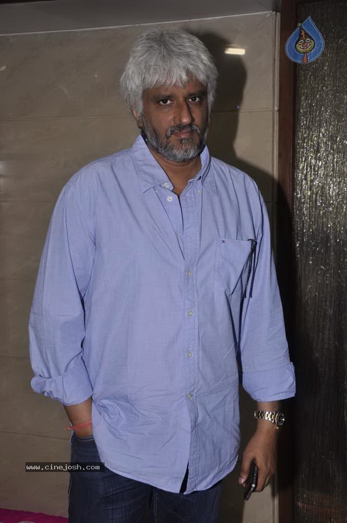 Bolly Celebs at Diwali Celebrations  - 92 / 152 photos