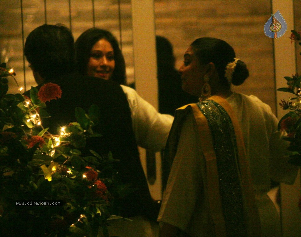 Bolly Celebs at Diwali Celebrations  - 96 / 152 photos