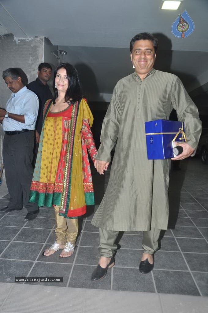 Bolly Celebs at Diwali Celebrations  - 125 / 152 photos