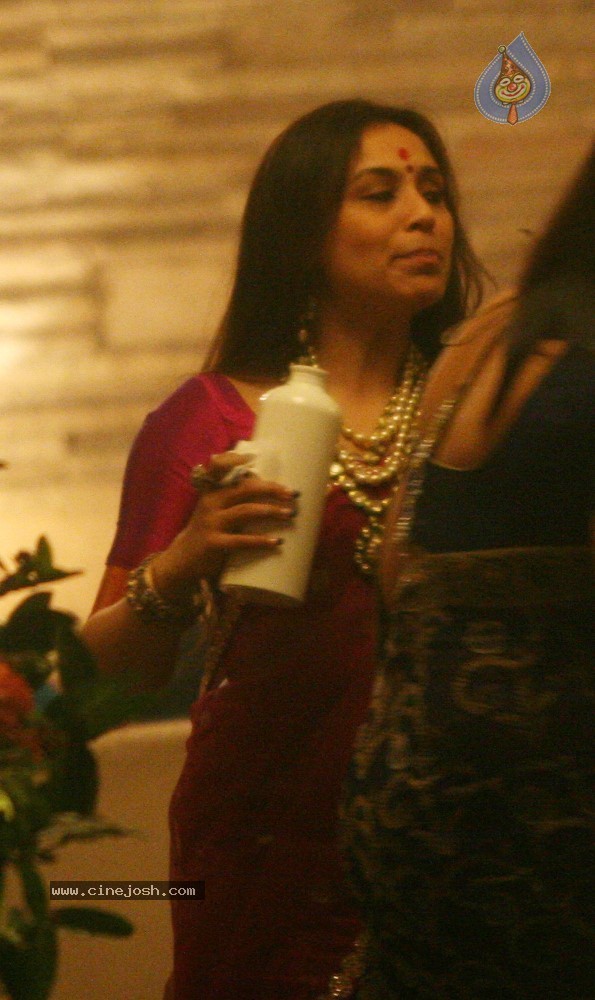 Bolly Celebs at Diwali Celebrations  - 128 / 152 photos