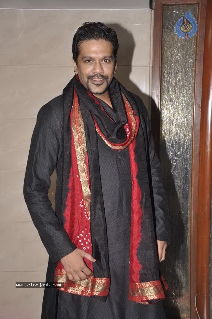 Bolly Celebs at Diwali Celebrations  - 145 / 152 photos