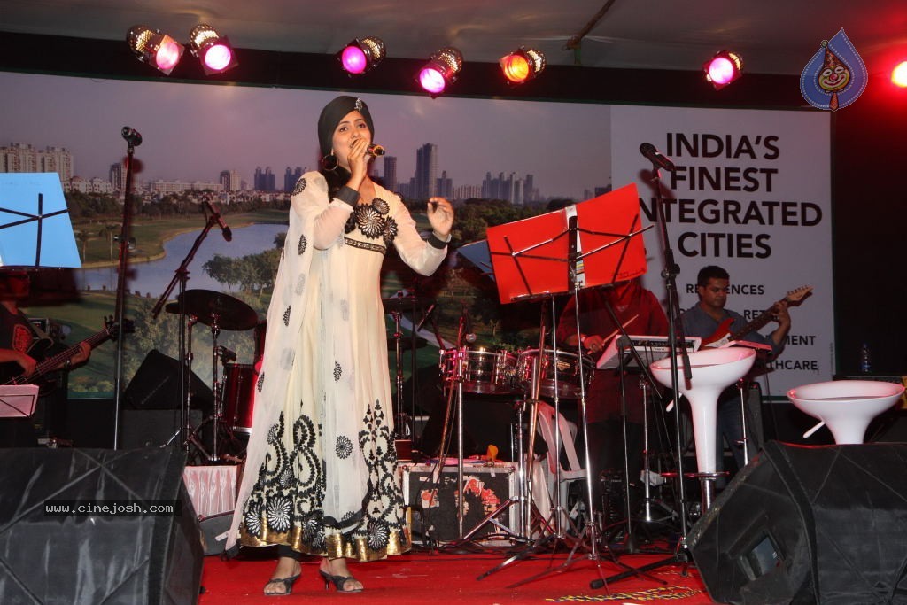 Bolly Celebs at Durga Pooja - 68 / 78 photos