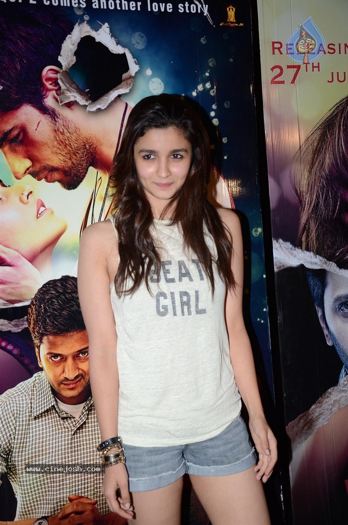 Bolly Celebs at Ek Villain Special Show - 40 / 43 photos