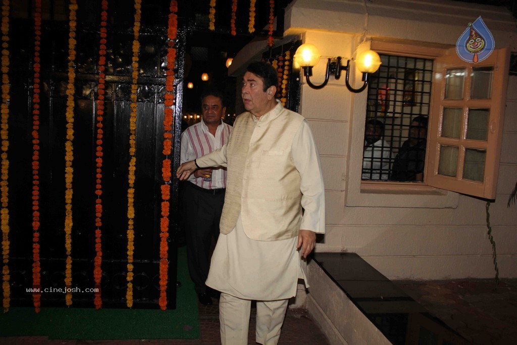 Bolly Celebs at Ekta Kapoor Diwali 2014 Party - 11 / 48 photos