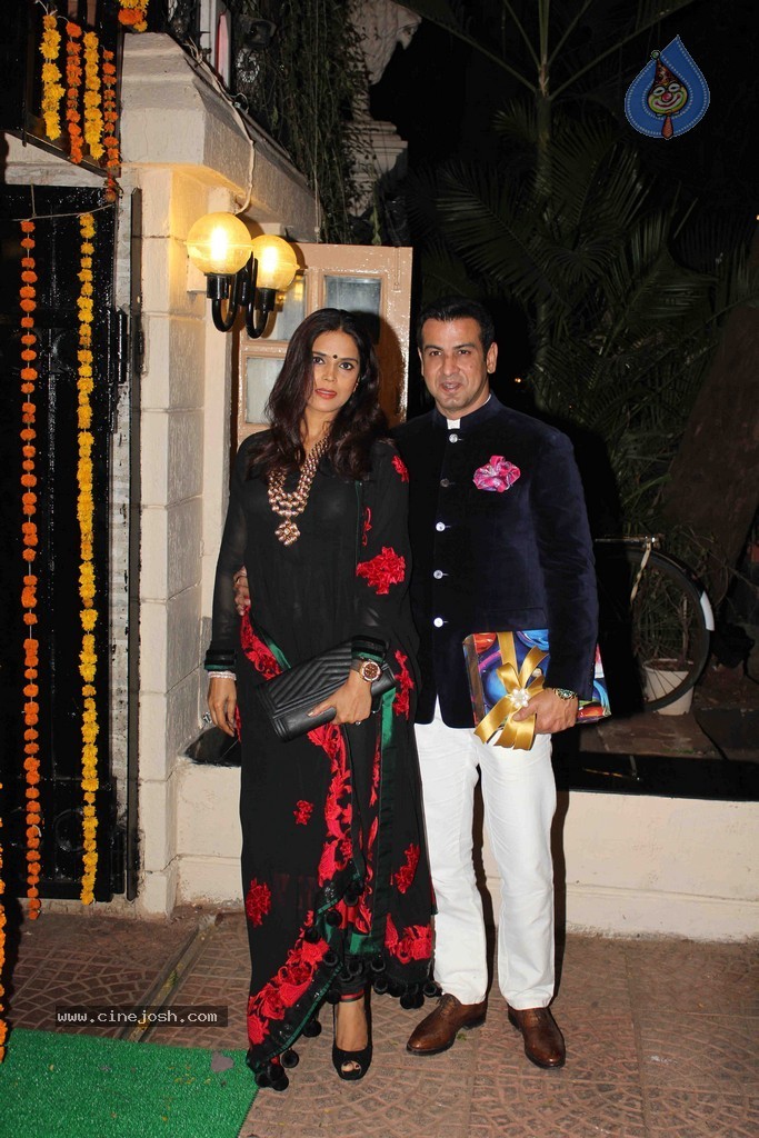 Bolly Celebs at Ekta Kapoor Diwali 2014 Party - 15 / 48 photos