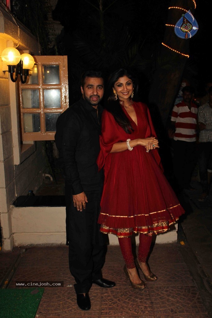 Bolly Celebs at Ekta Kapoor Diwali 2014 Party - 20 / 48 photos