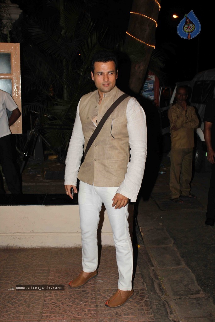 Bolly Celebs at Ekta Kapoor Diwali 2014 Party - 32 / 48 photos