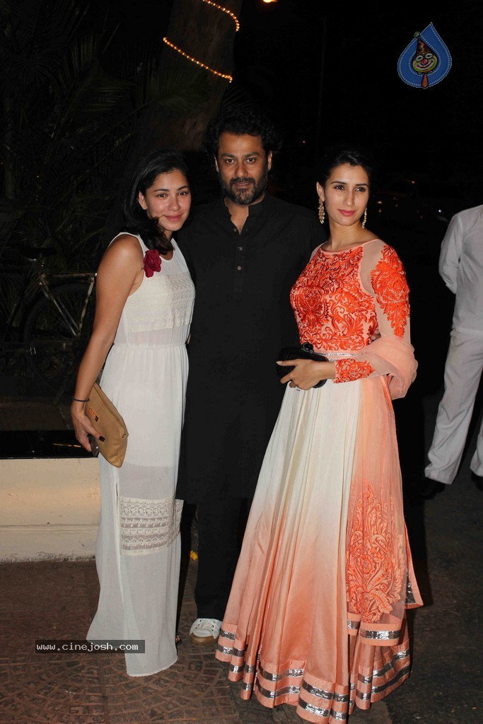 Bolly Celebs at Ekta Kapoor Diwali 2014 Party - 44 / 48 photos