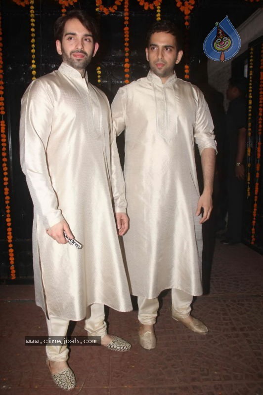 Bolly Celebs at Ekta Kapoor Diwali Party - 28 / 56 photos