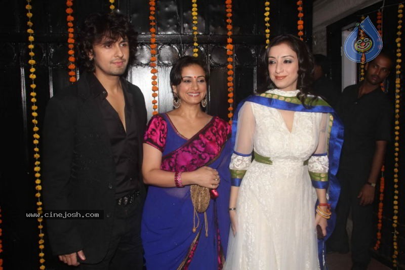 Bolly Celebs at Ekta Kapoor Diwali Party - 33 / 56 photos