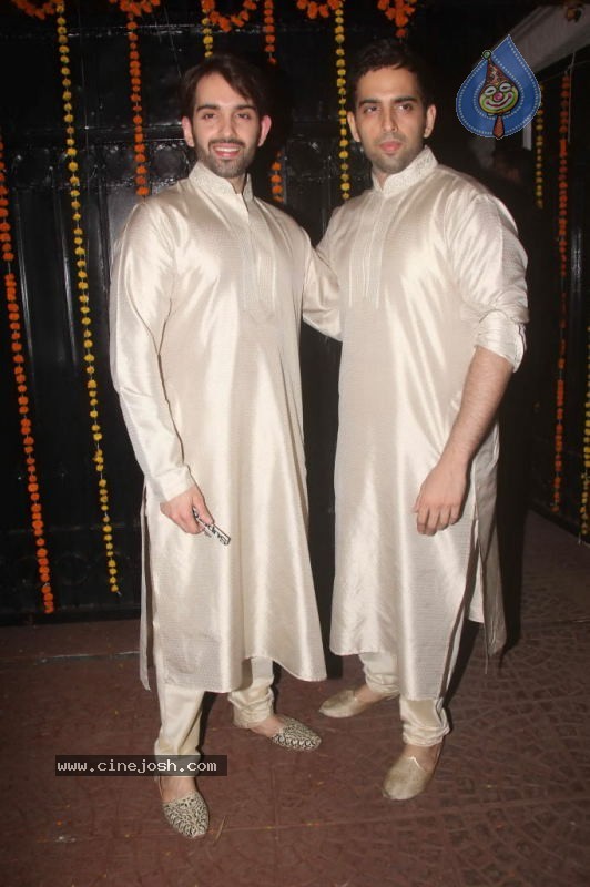 Bolly Celebs at Ekta Kapoor Diwali Party - 38 / 56 photos