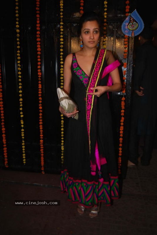 Bolly Celebs at Ekta Kapoor Diwali Party - 42 / 56 photos