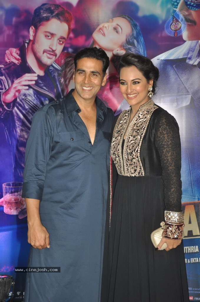 Bolly Celebs at Ekta Kapoor Iftar Party - 3 / 113 photos