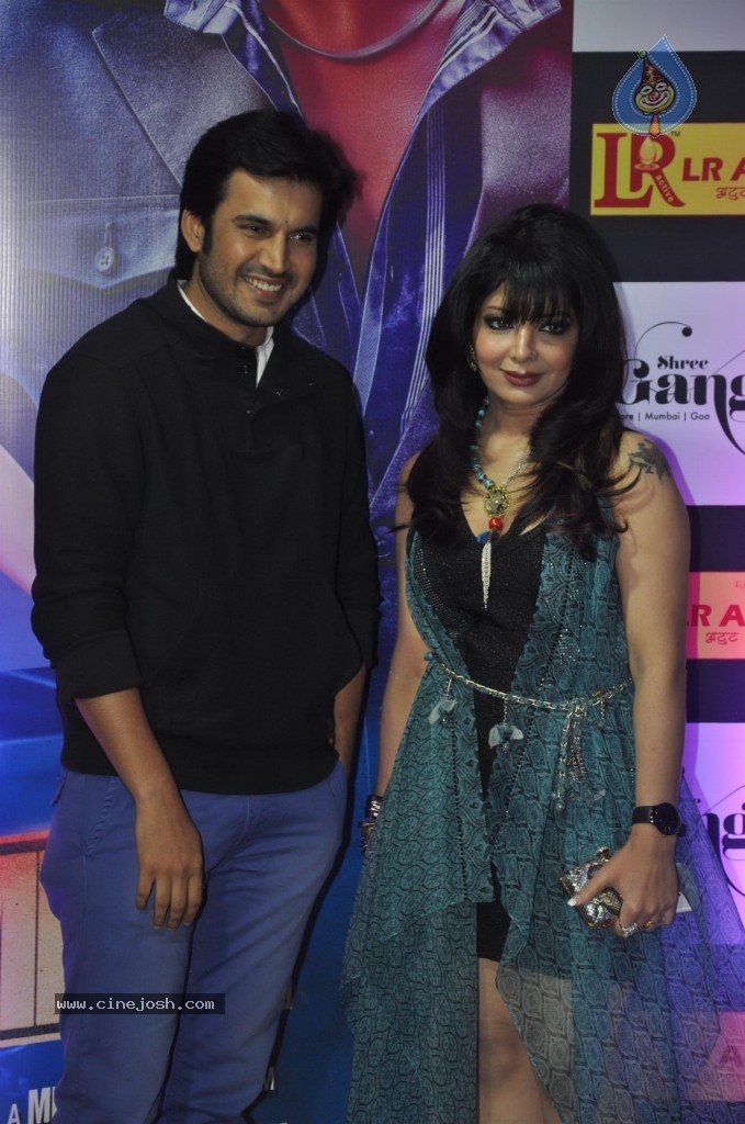 Bolly Celebs at Ekta Kapoor Iftar Party - 27 / 113 photos