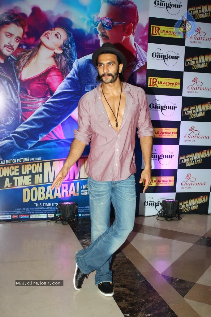 Bolly Celebs at Ekta Kapoor Iftar Party - 31 / 113 photos