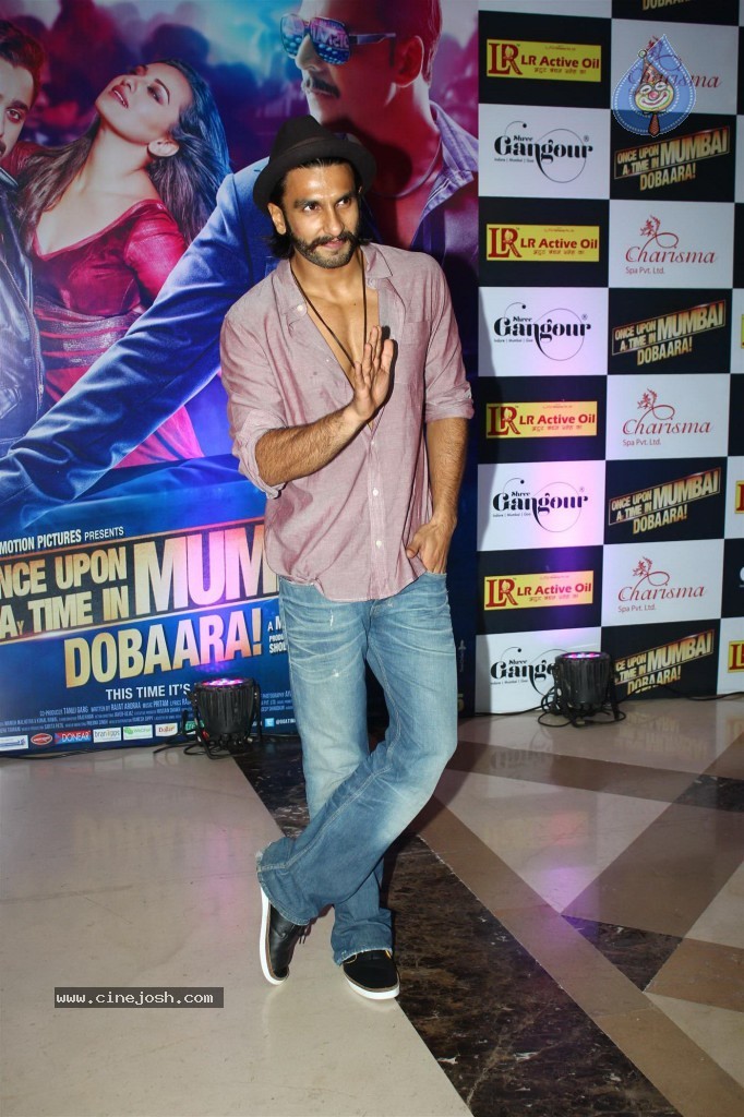 Bolly Celebs at Ekta Kapoor Iftar Party - 38 / 113 photos