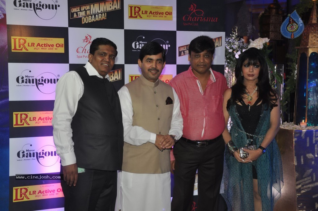 Bolly Celebs at Ekta Kapoor Iftar Party - 55 / 113 photos