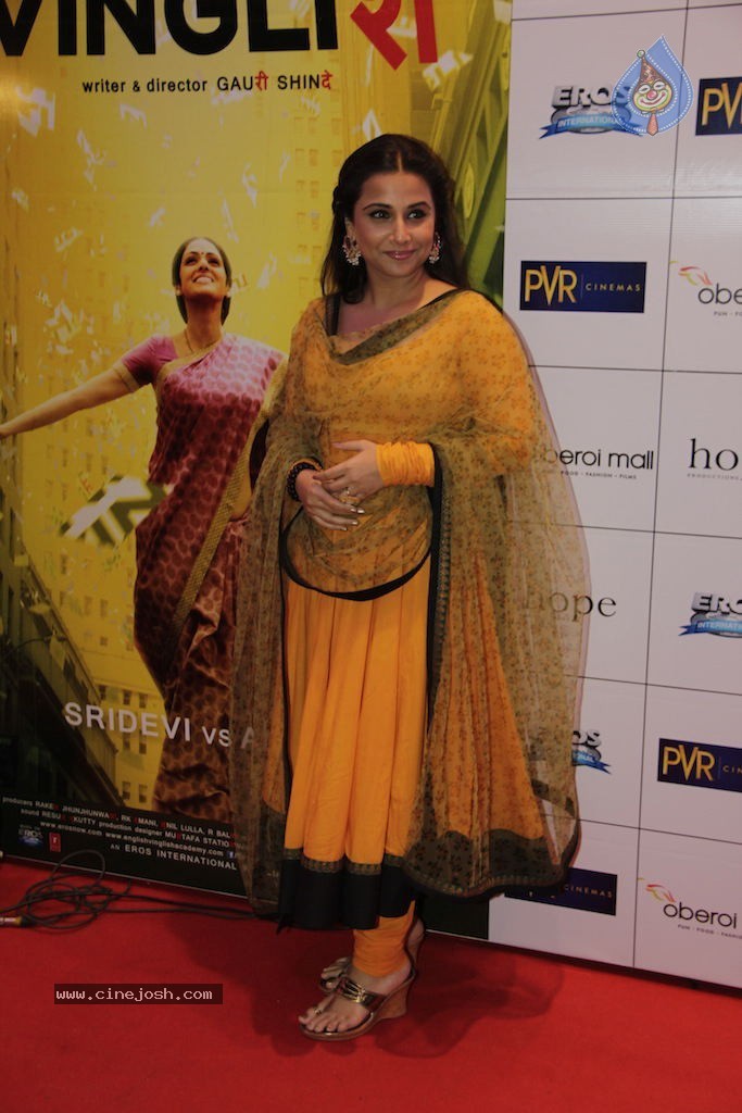 Bolly Celebs at English Vinglish Premiere Show - 10 / 115 photos