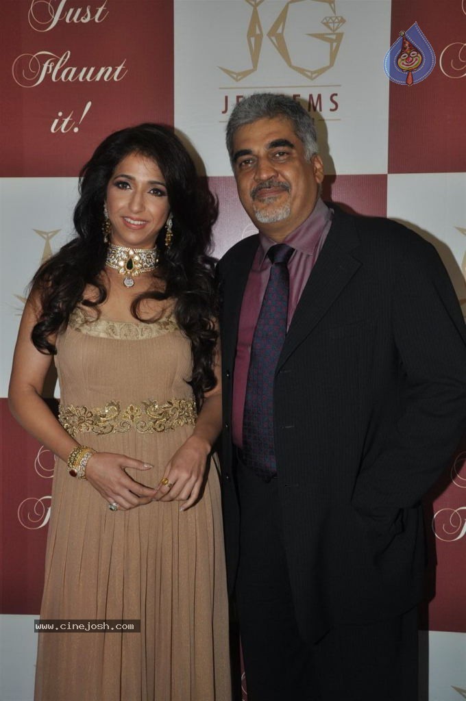 Bolly Celebs at Face of Jet Gems Launch - 28 / 87 photos