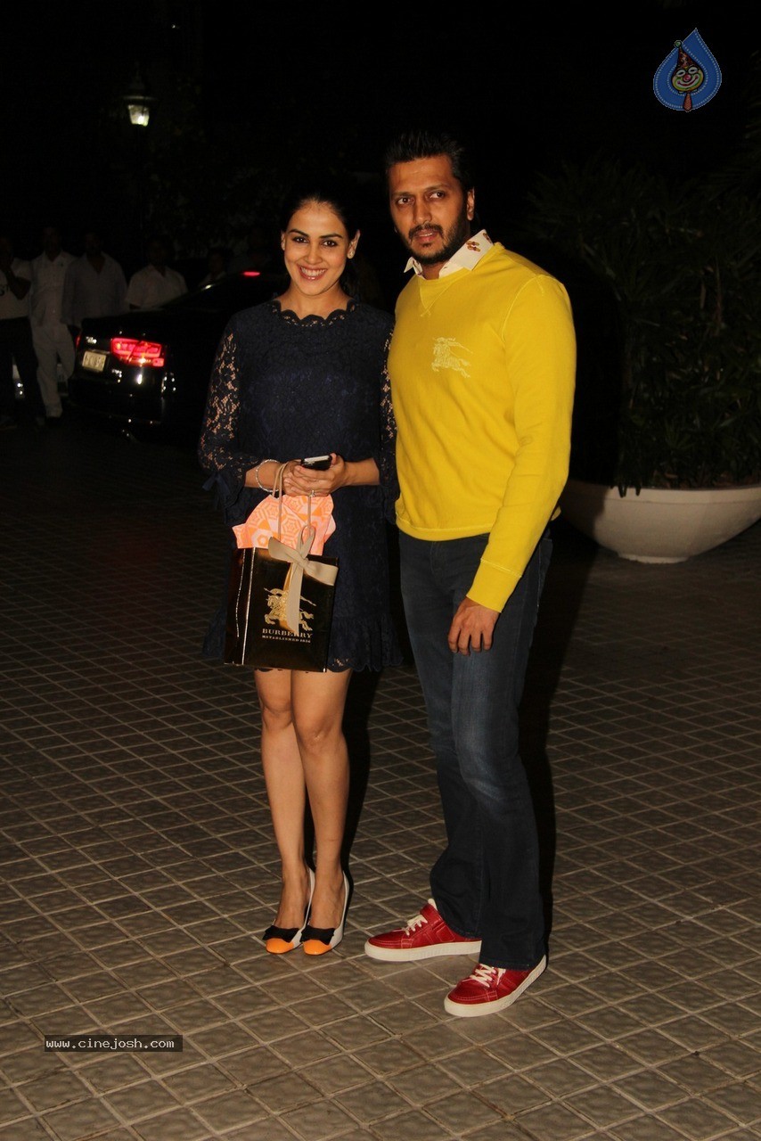 Bolly Celebs at Farah Khan Bday Party - 79 / 120 photos