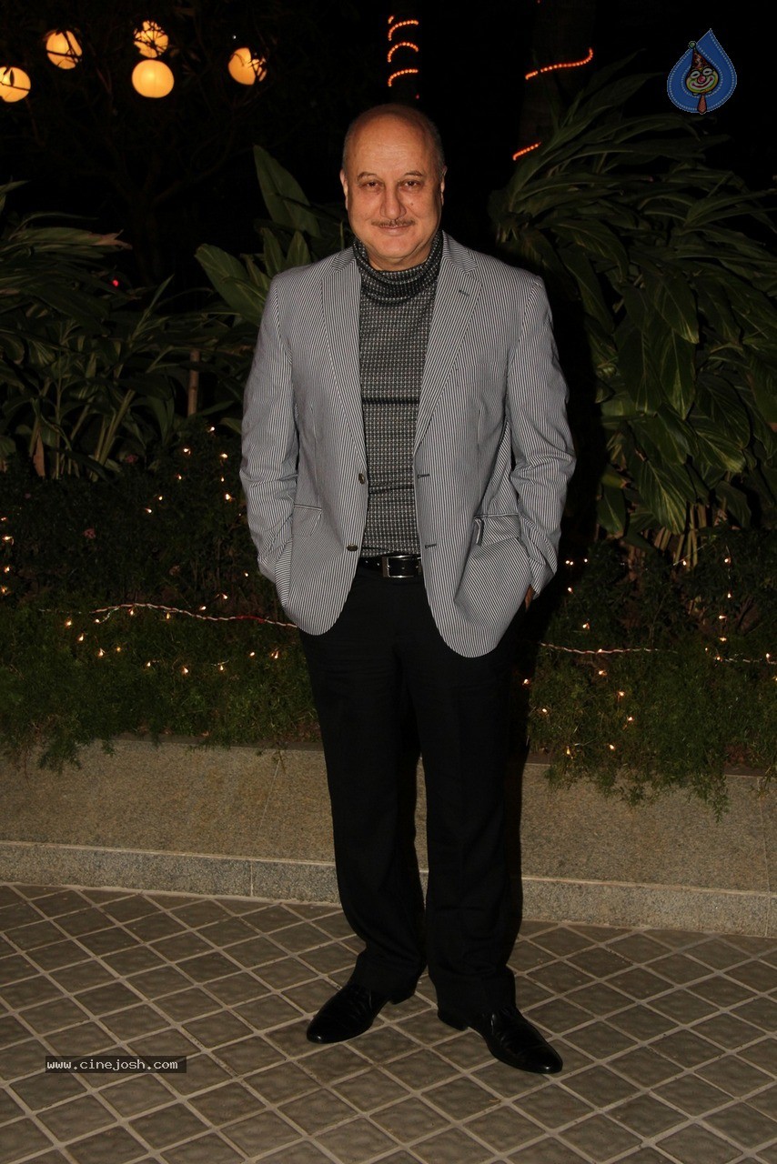 Bolly Celebs at Farah Khan Bday Party - 90 / 120 photos