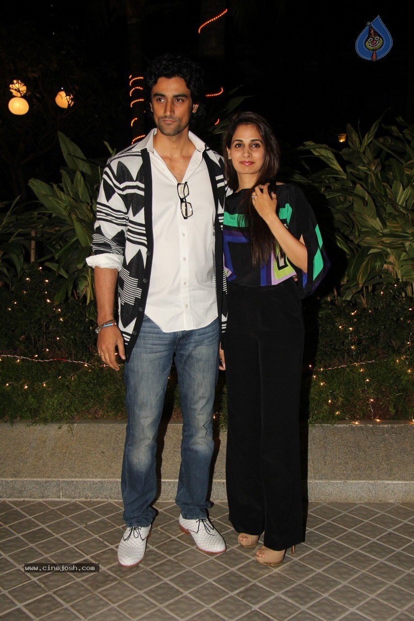 Bolly Celebs at Farah Khan Bday Party - 108 / 120 photos