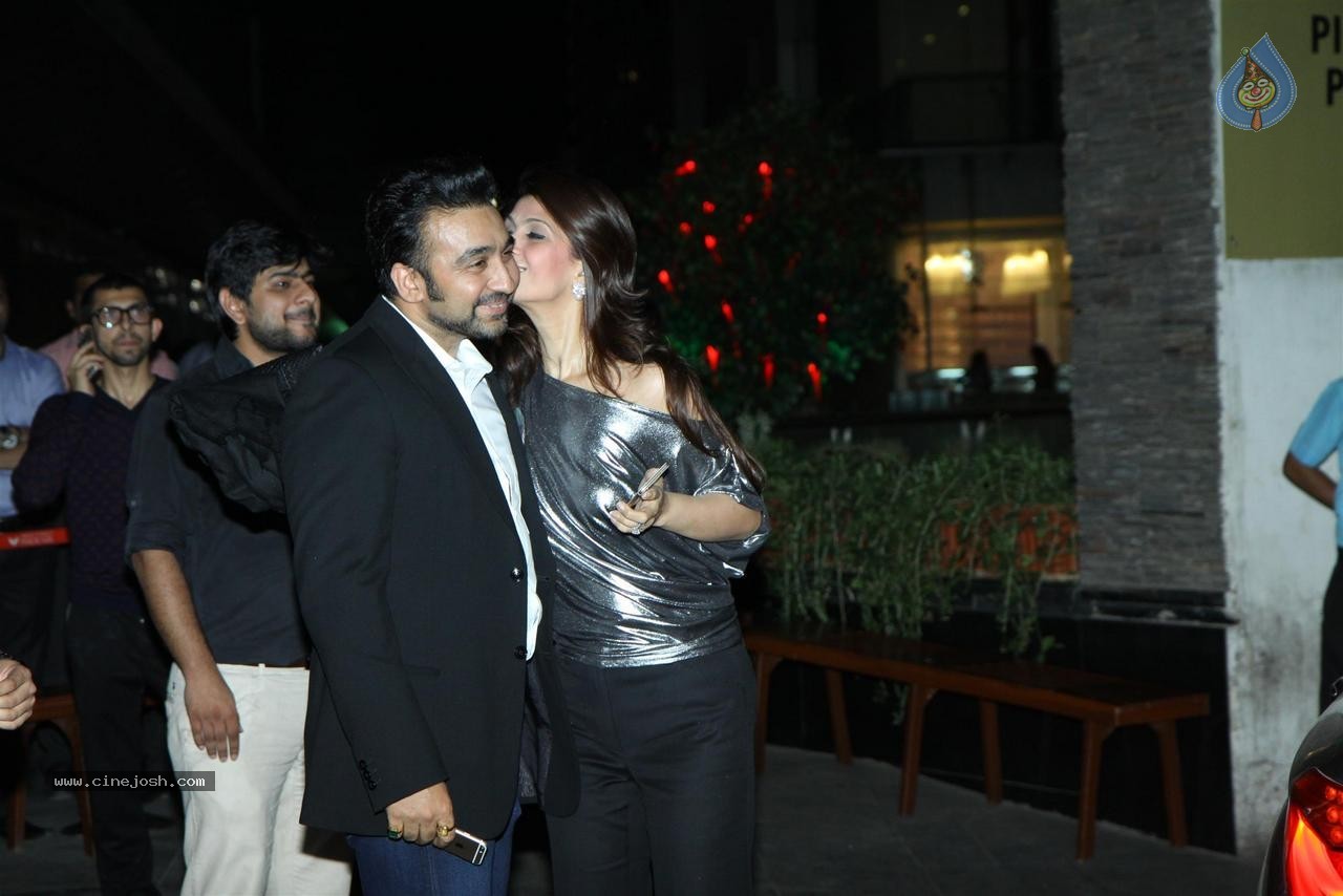 Bolly Celebs at Fast n Furious 7 Premiere - 21 / 90 photos