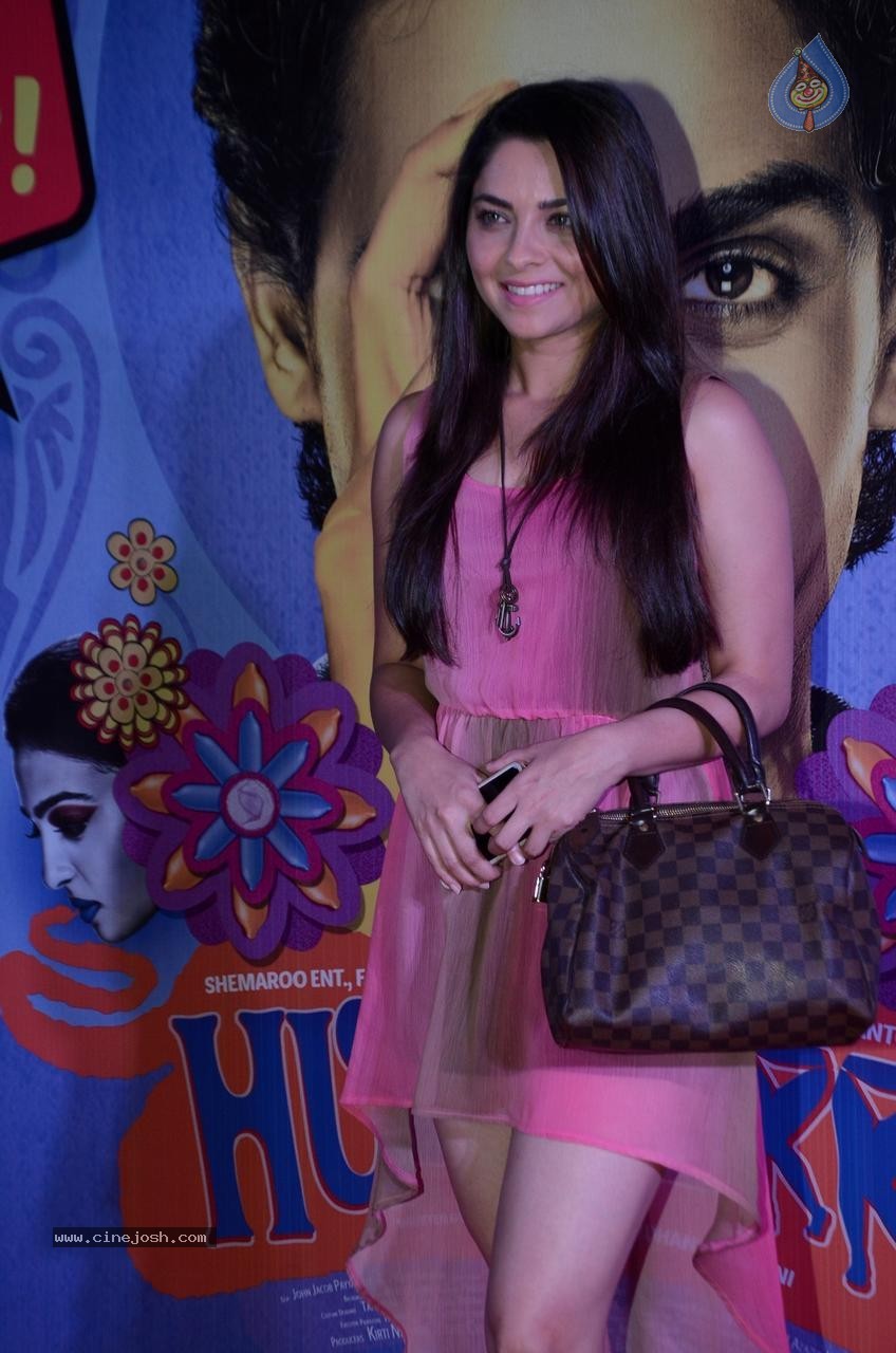 Bolly Celebs at Film Hunterrr Premiere - 38 / 61 photos