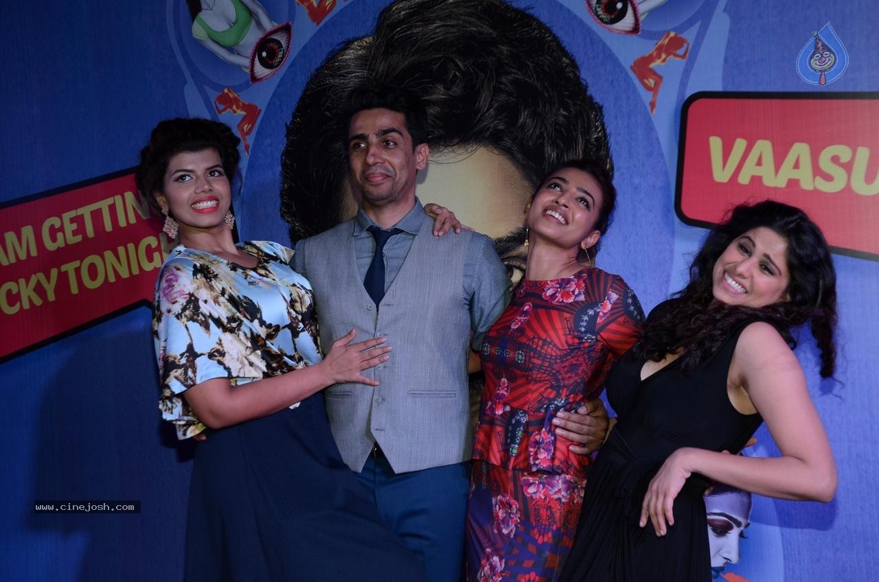 Bolly Celebs at Film Hunterrr Premiere - 48 / 61 photos