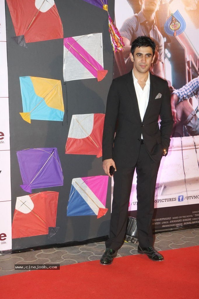 Bolly Celebs at Film KAI PO CHE Premiere - 45 / 82 photos