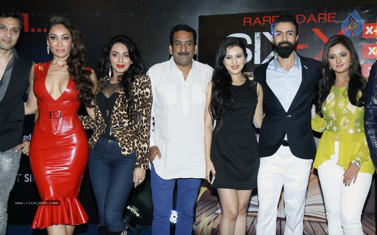 Bolly Celebs at Film Six X Launch - 30 / 46 photos