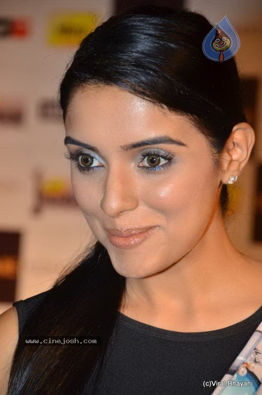 Filmfare Nominations Bash - 85 / 114 photos