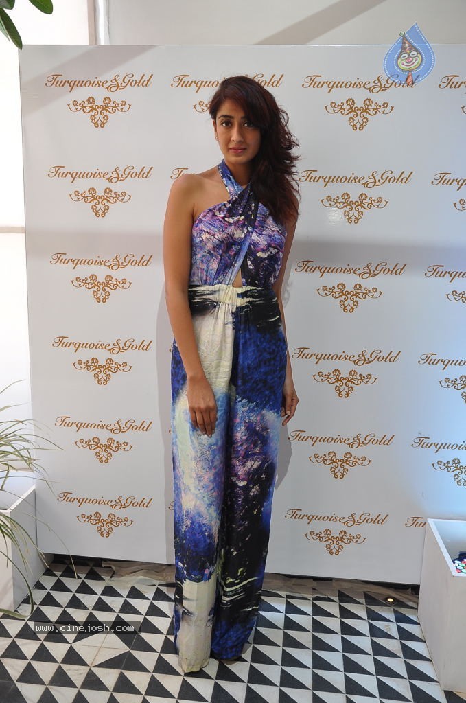 Bolly Celebs at Flagship Store Launch - 5 / 27 photos